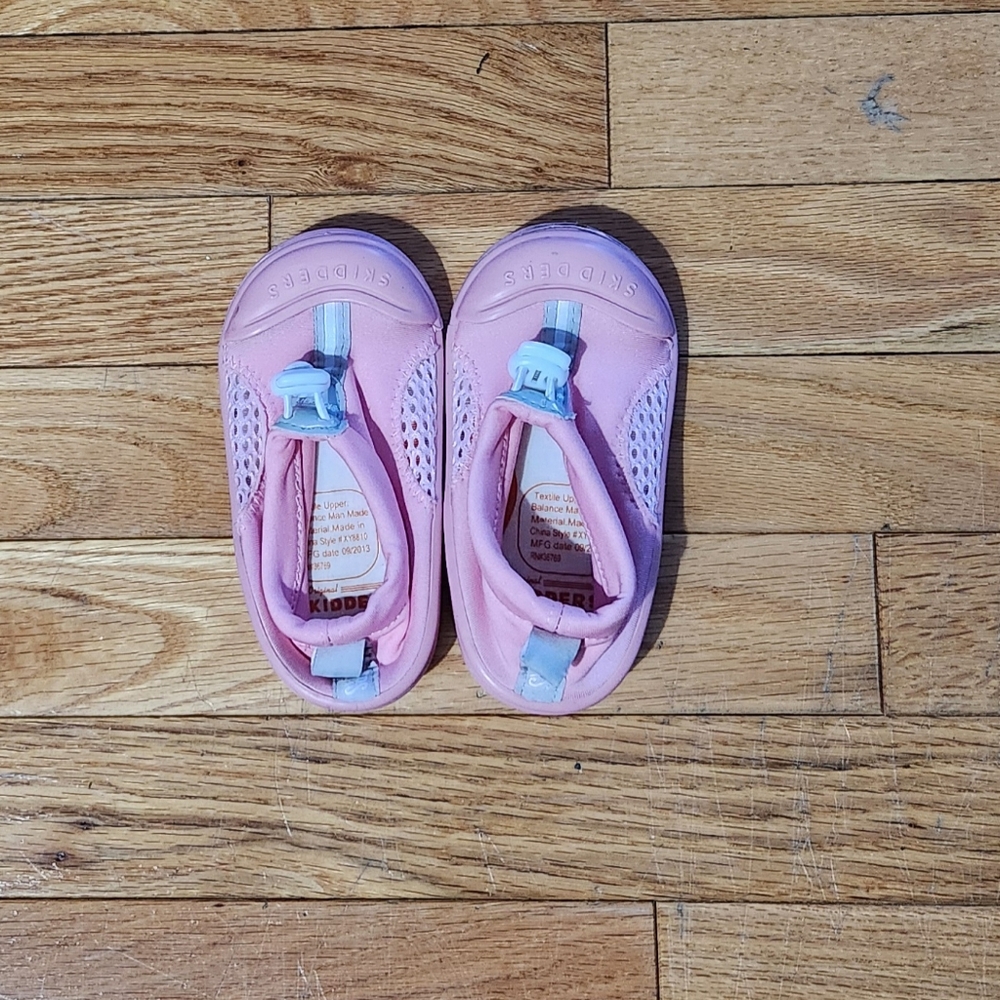 Kids skidders water shoes